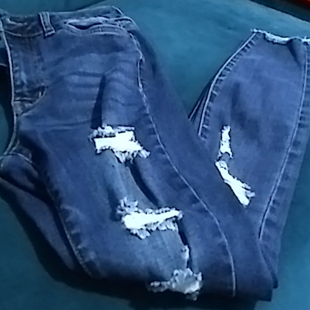 Jeans ripped - Picture 2 of 4